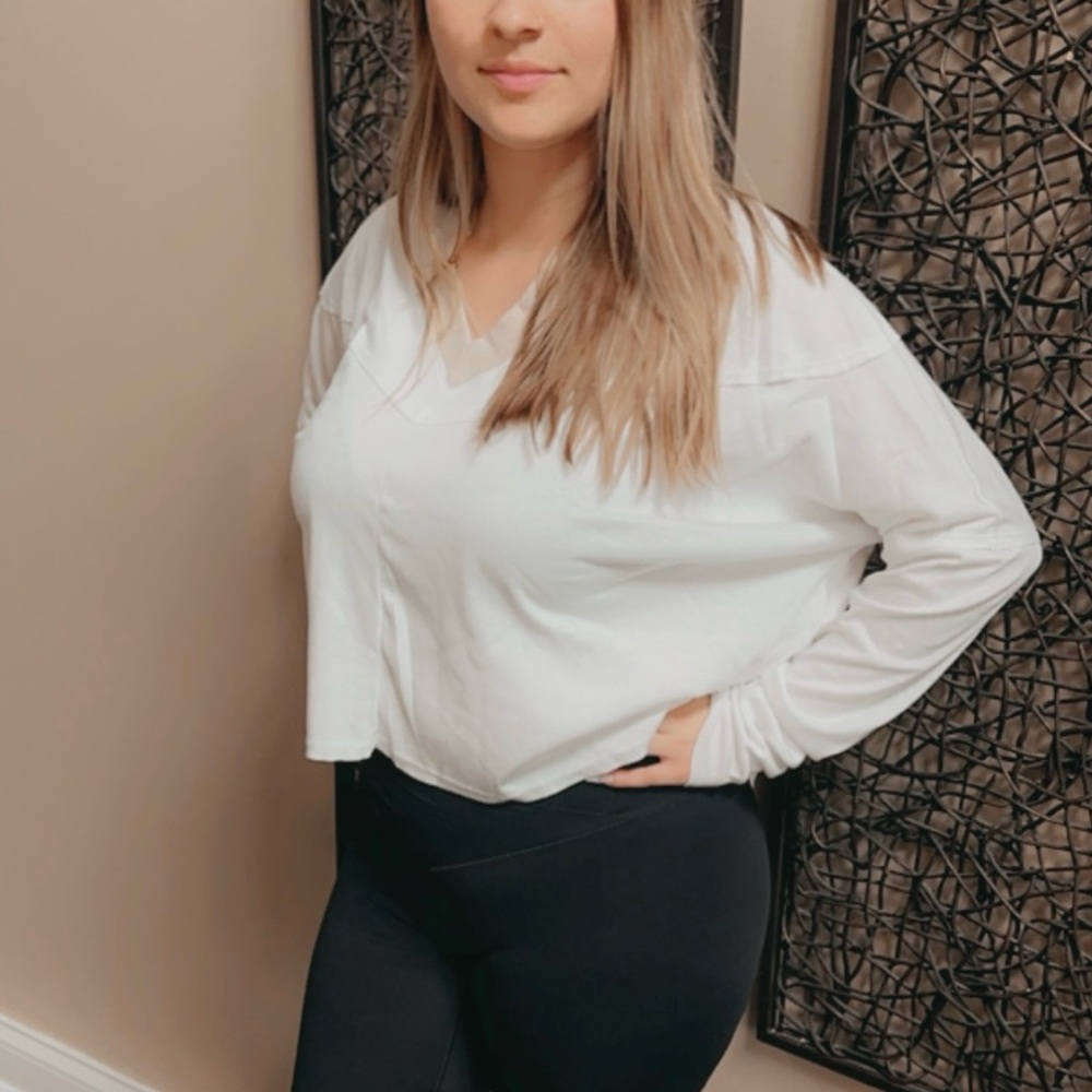 Loose fit crop long sleeve